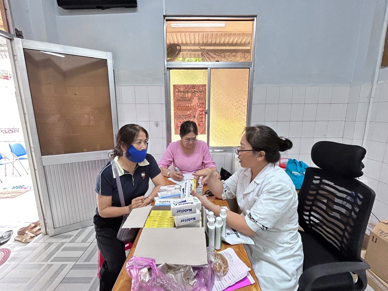 Trung tâm Y tế Tịnh Biên tổ chức khám tầm soát và tư vấn chăm sóc sức khỏe sinh sản cho phụ nữ năm 2026